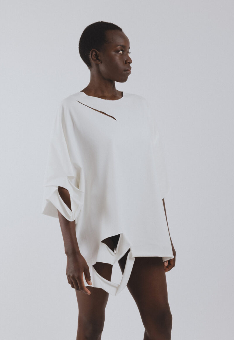OVERSIZE CUT T-shirt
